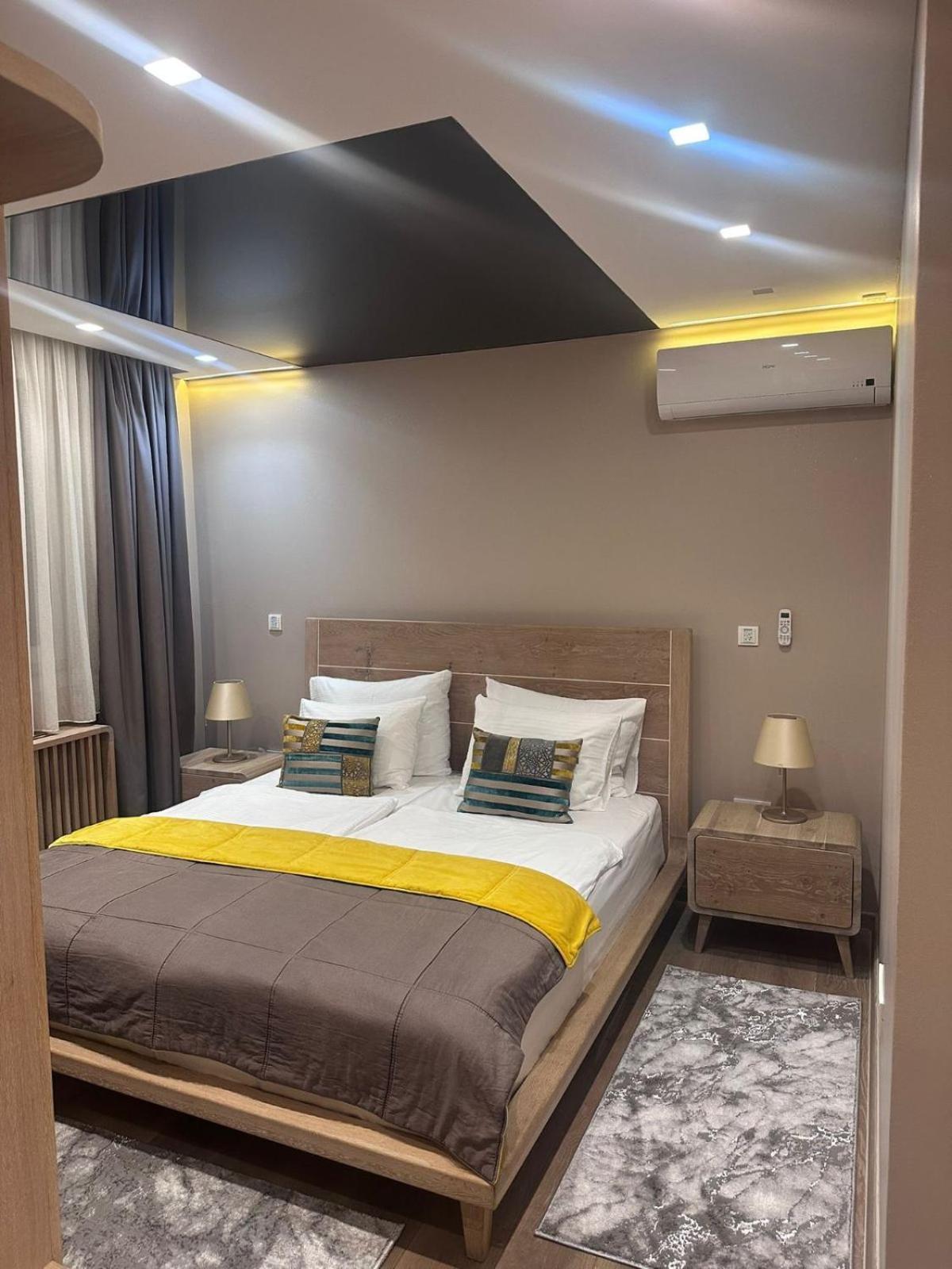 City Center Apartment Sarajevo Accross Bbi Shopping Mall Buitenkant foto